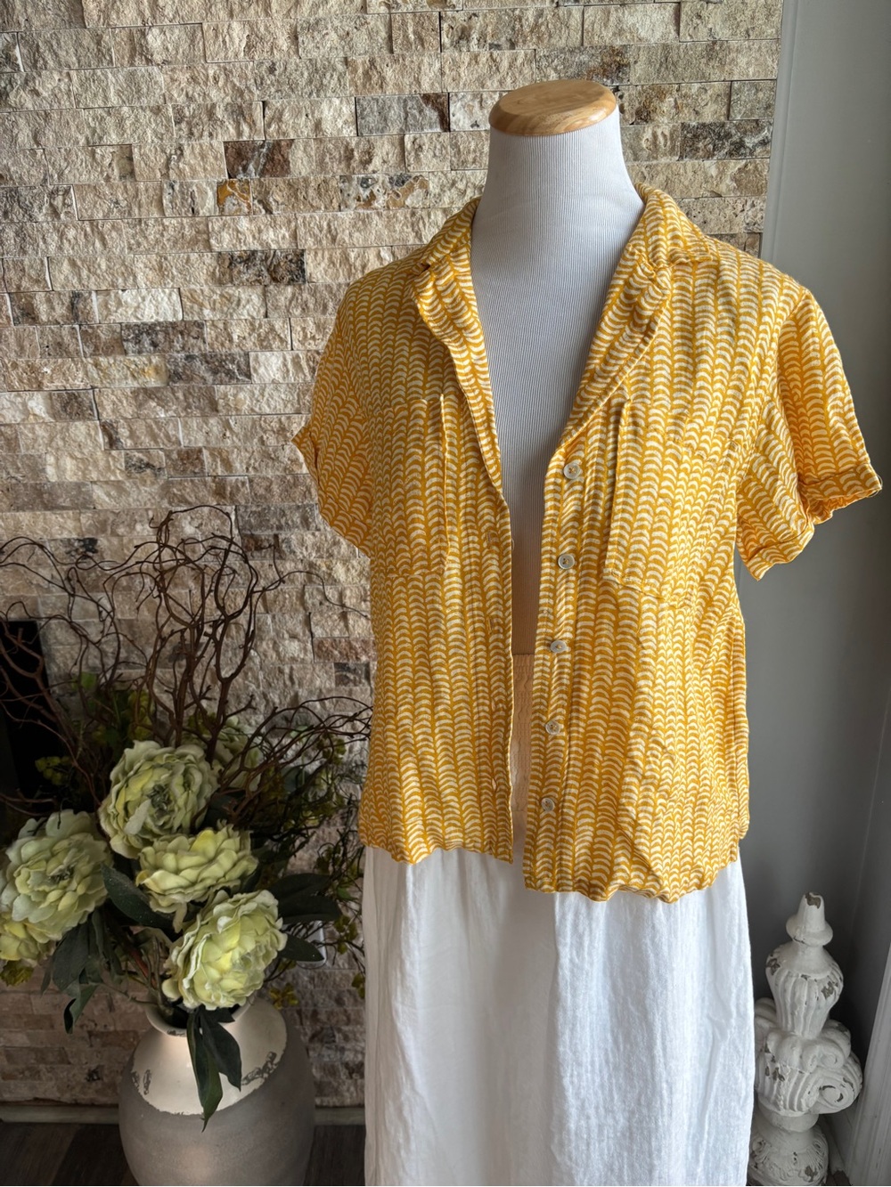 Anthropologie Maeve Yellow Patterned Short-Sleeve Button-Down Blouse